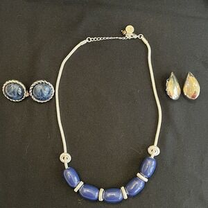 Liz‎ Claiborne Necklace And Earrings Silver And Blue
